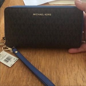 MK Jet Set Wallet